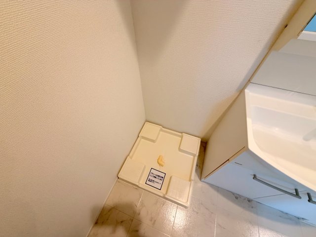 その他設備　嬉しい室内洗濯機置場。これで洗濯機も長持ちしますね。