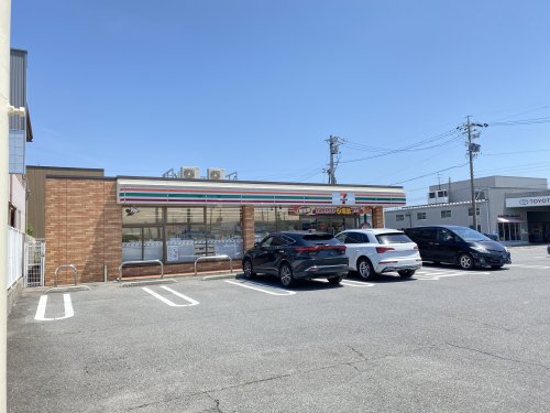 コンビニ　セブンイレブン桑名江場店（コンビニ）まで522m