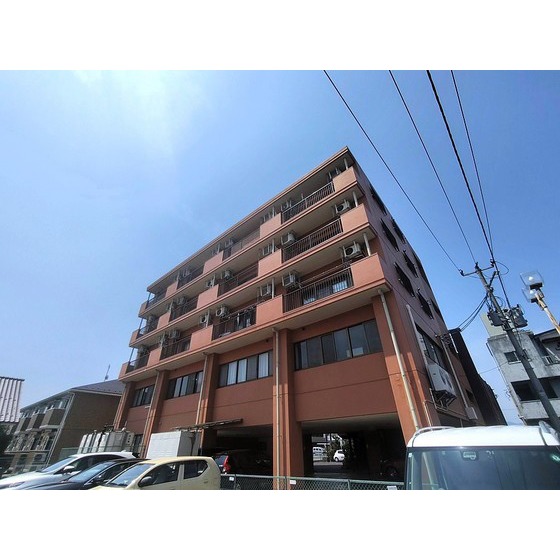 建物外観　生活便利な桑野エリア！