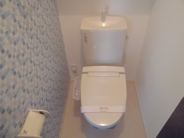 トイレ　温水洗浄暖房便座