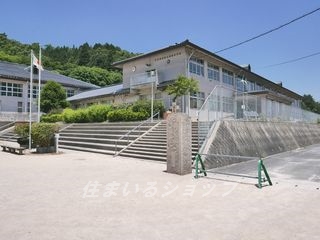 小学校　八千代小学校（小学校）まで910m