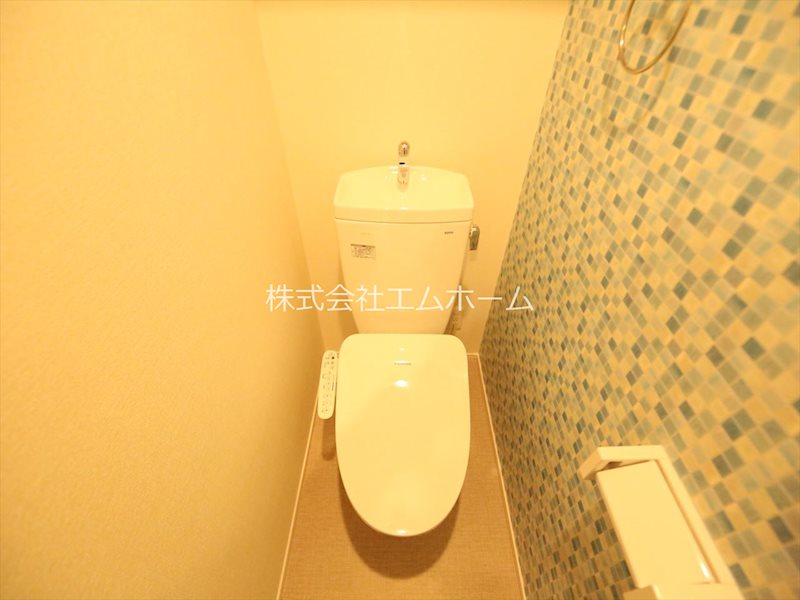 トイレ　温水洗浄暖房便座付トイレ