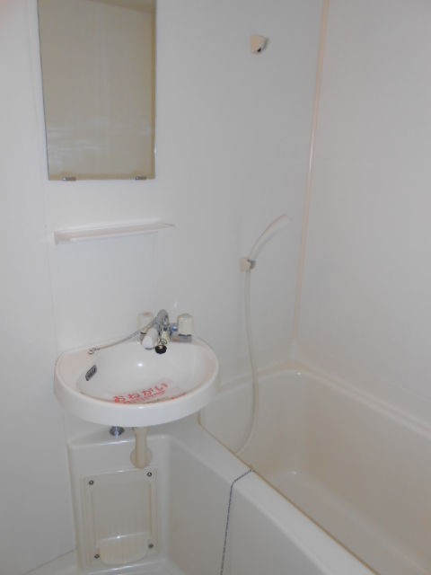 バス・シャワールーム　洗面台一体型浴槽