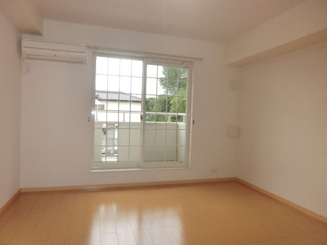 居室・リビング　採光の良い明るいお部屋です