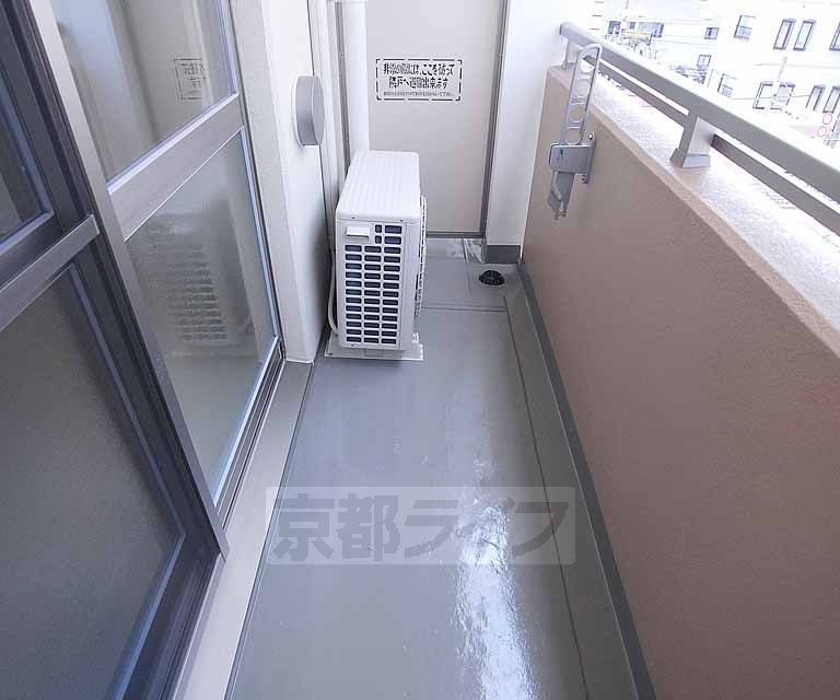 バルコニー　洗濯物たくさん干してください！