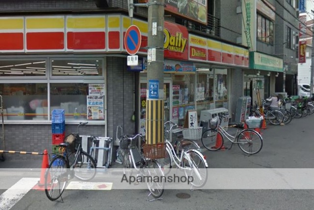 コンビニ　デイリーヤマザキ（コンビニ）まで300m