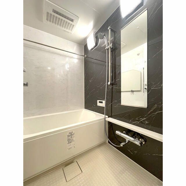 バス・シャワールーム　ゆったり過ごせるお風呂です