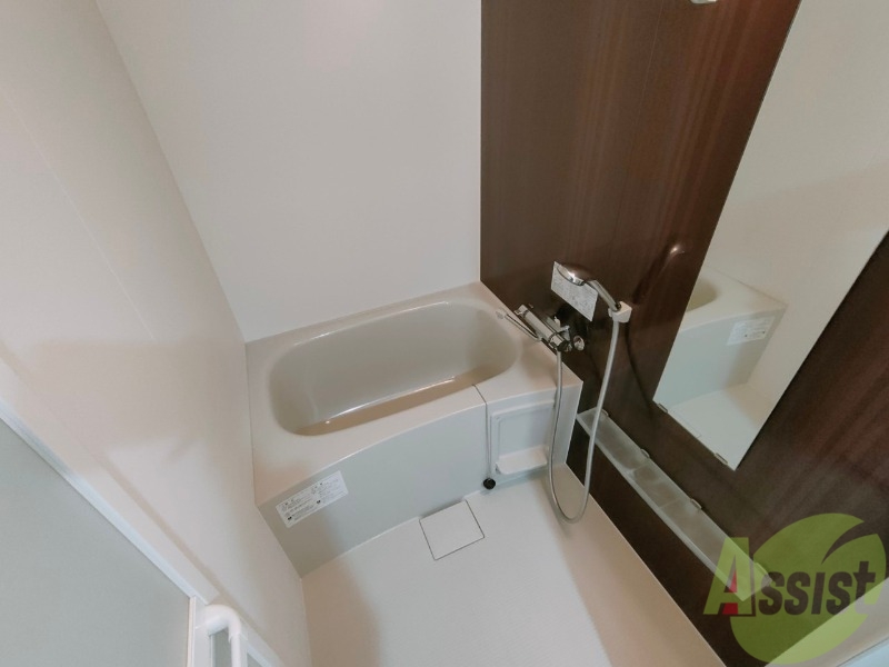 バス・シャワールーム　ユニットバスです。疲れを癒すのに欠かせませんね！