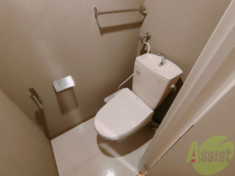 トイレ　こちらはトイレです。清潔感があり、安心して使用できます。