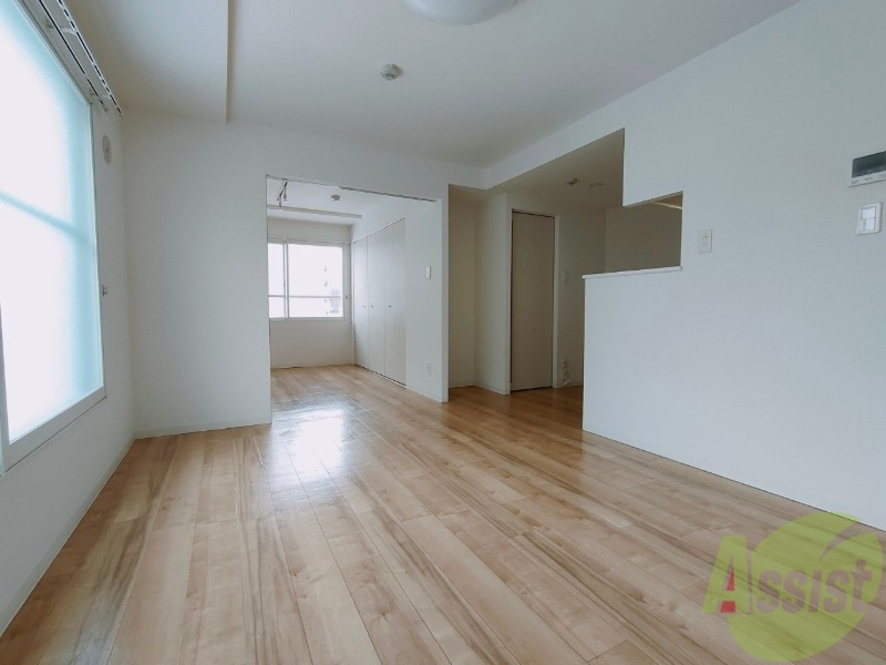 居室・リビング　広くてキレイなお部屋が広がっていて、充実した生活が送れそう。