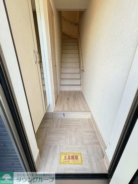 玄関　バルコニー