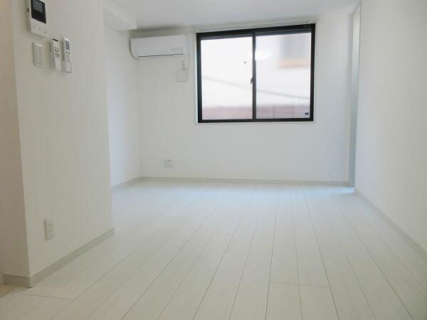 居室・リビング　☆明るいリビング☆