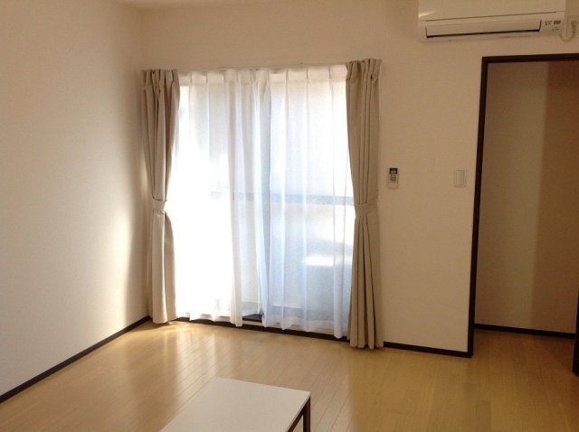 居室・リビング　同タイプ物件の写真です。