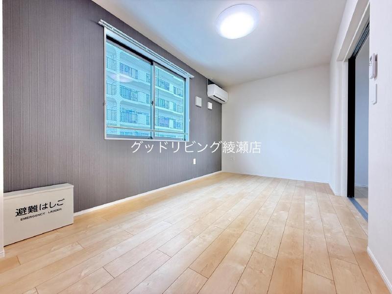 居室・リビング　2026/06/28　201号室