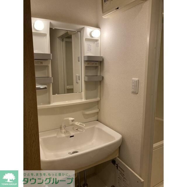 洗面設備　別部屋写真参照