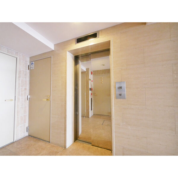 その他　エレベーター(1基)