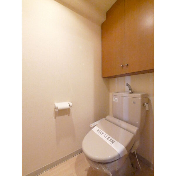 トイレ　※701号室の写真です ※洋室上部ロフト付