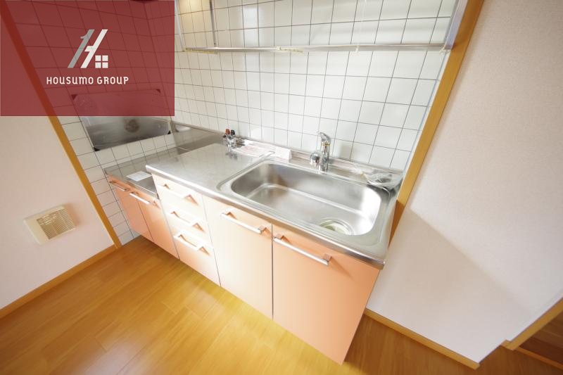 キッチン　コンパクトなキッチンで掃除もラクラク