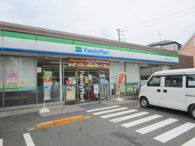 コンビニ　ファミリーマート（コンビニ）まで200m