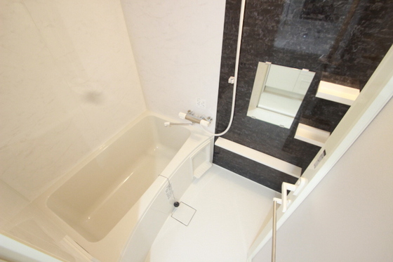 バス・シャワールーム　※別部屋の写真です