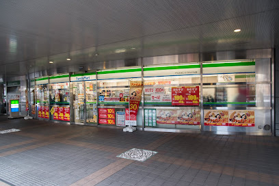 コンビニ　ファミリーマートアルカセントラルビル店（コンビニ）まで552m