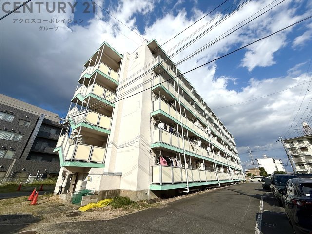 建物外観　居住者専用のごみ置き場があります。