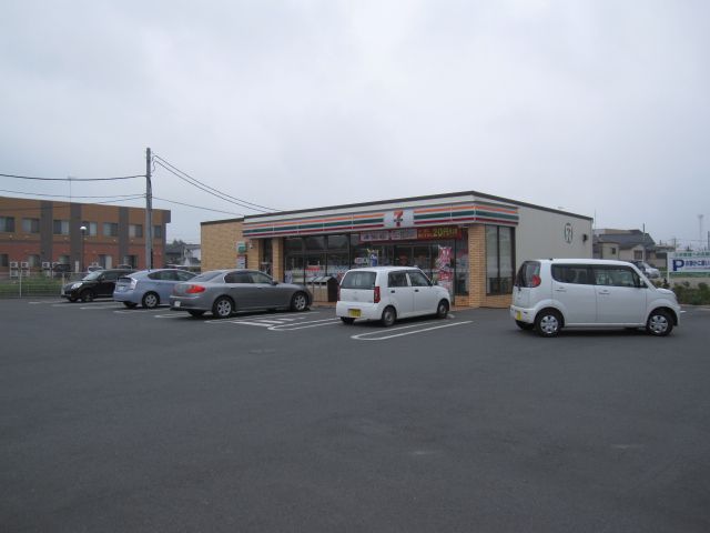 コンビニ　セブン-イレブン上尾本町東店（コンビニ）まで1298m
