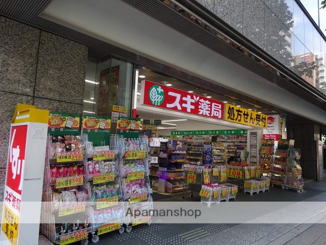 ドラックストア　スギ薬局南船場店（ドラッグストア）まで185m
