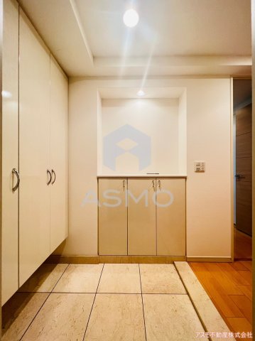 玄関　同マンション別部屋　参考写真