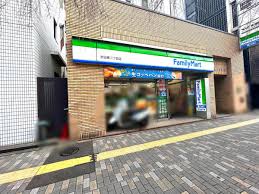 コンビニ　ファミリーマート渋谷東二丁目店（コンビニ）まで339m