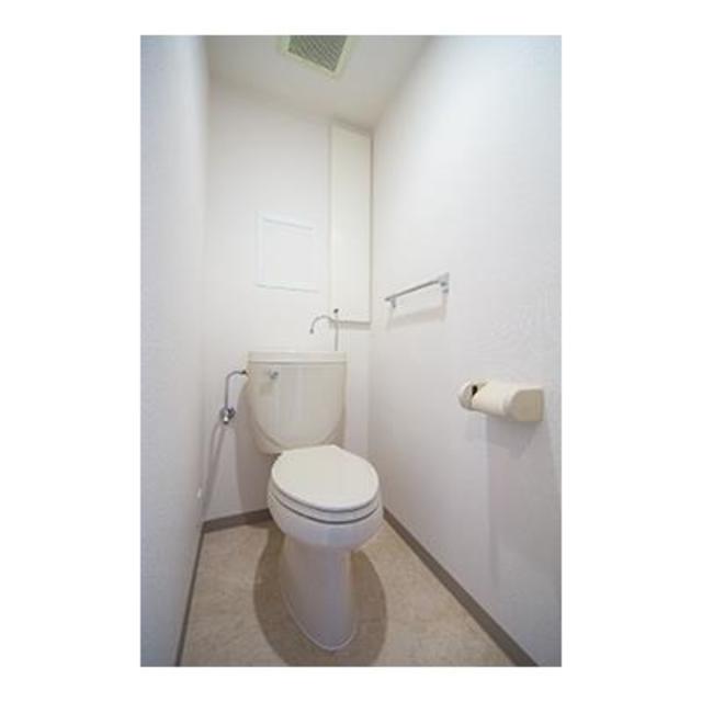 トイレ　※写真は同タイプ住戸です。