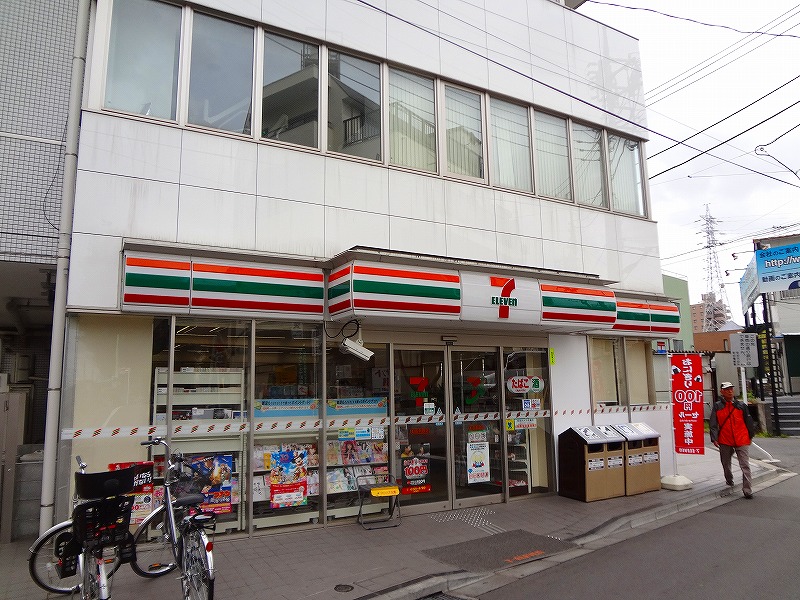 コンビニ　セブンイレブン（コンビニ）まで653m