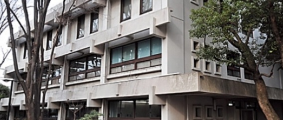 図書館　多摩美術大学上野毛図書館（図書館）まで560m
