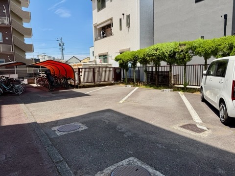 駐車場　駐車場
