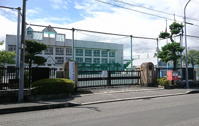 小学校　静岡市立安西小学校（小学校）まで638m