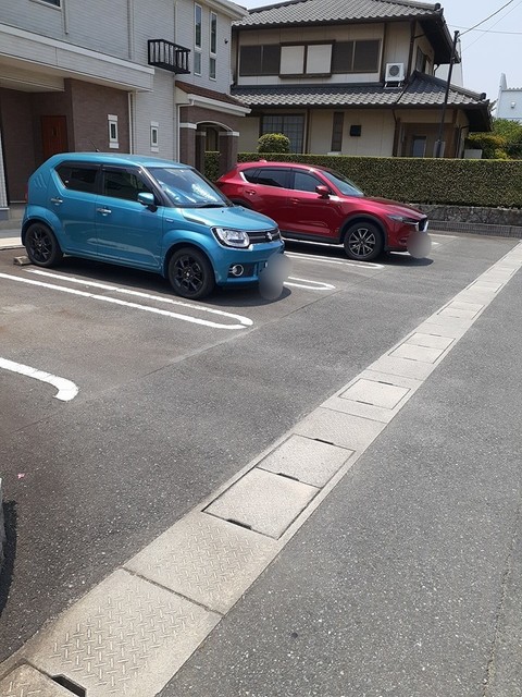 駐車場　駐車スペースもあります☆
