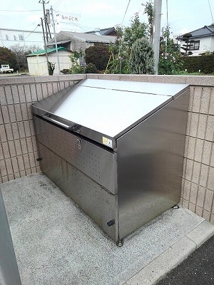 その他共有部分　敷地内にゴミ捨て場があります♪