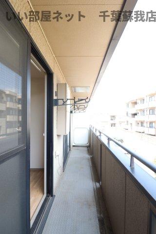 バルコニー　お洗濯にも便利なバルコニー付き
