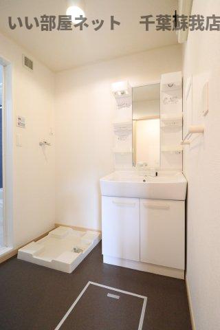 洗面設備　コンパクトで使いやすい洗面所