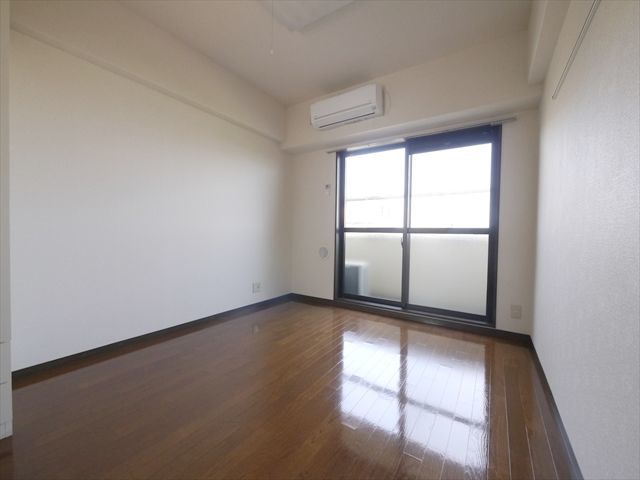 居室・リビング　（同タイプのお部屋の写真）