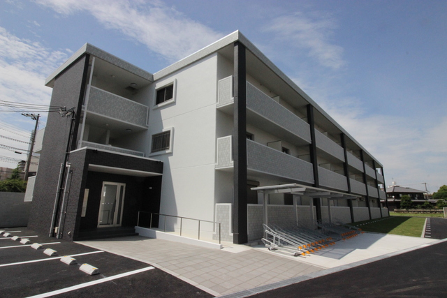 建物外観　ＲＣ造３階建て
