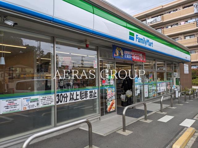 コンビニ　ファミリーマート 栄飯島町店（コンビニ）まで322m