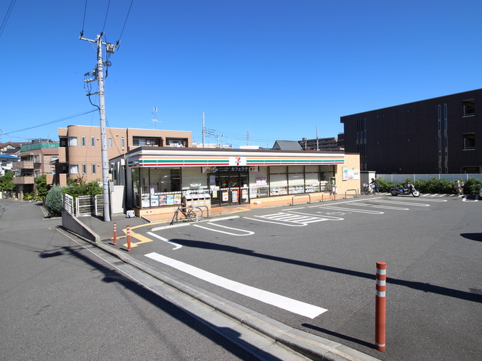 コンビニ　セブンイレブン（コンビニ）まで443m