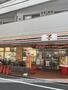 コンビニ　セブンイレブン（コンビニ）まで318m