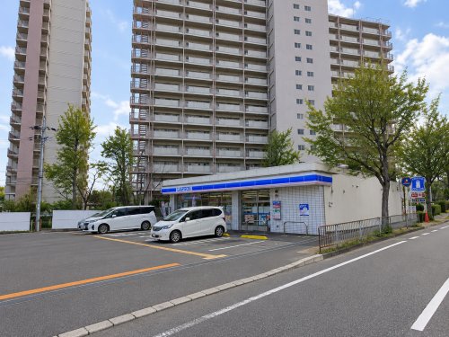 小学校　泉北高倉小学校（小学校）まで375m