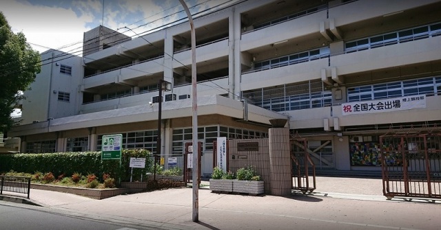 中学校　吹田市立第六中学校（中学校）まで730m