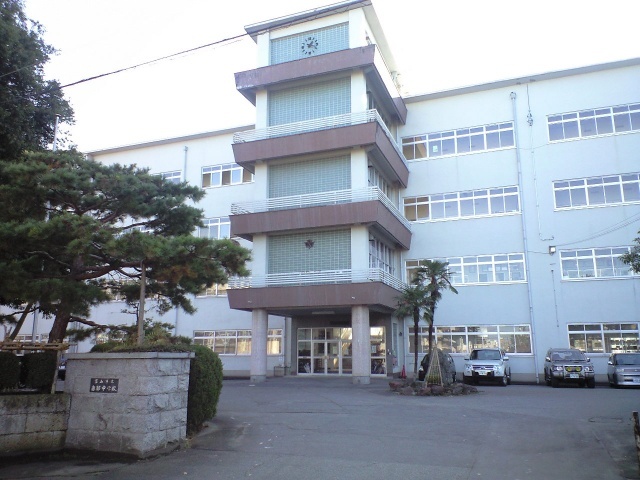 中学校　富山市立南部中学校（中学校）まで1034m