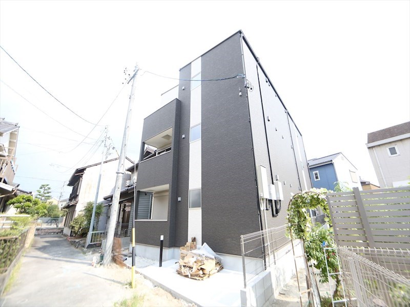 建物外観　外観　オートロック付　宅配ＢＯＸ有り