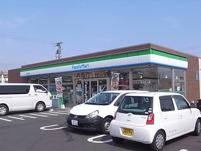 コンビニ　ファミリーマート岐阜西改田店（コンビニ）まで818m