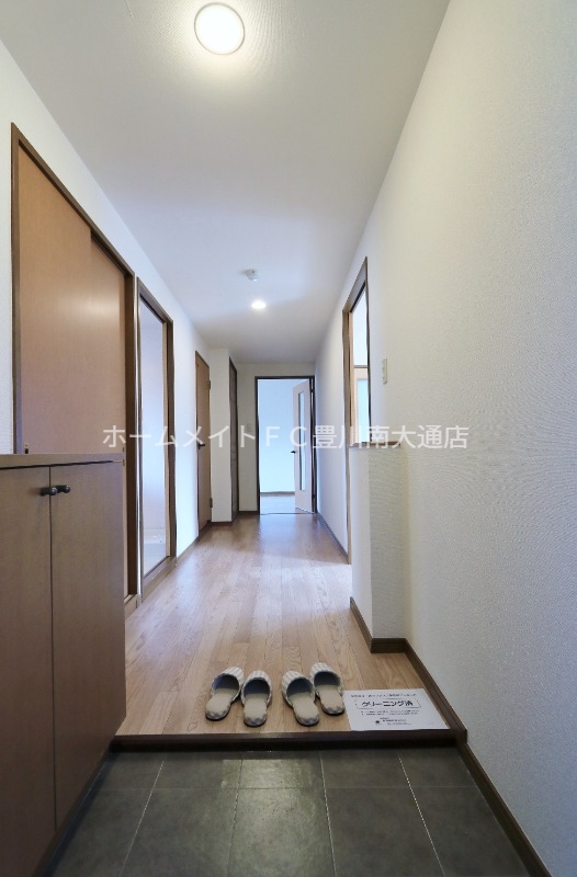 玄関　同型別部屋写真